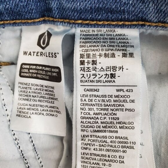 Levis SilverTab Mom Jean W32 L27 High Waist Denim Womens Casual Wear S110783 - Picture 12 of 12